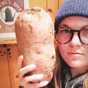 Meet your Posher, Hannah